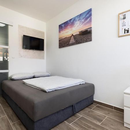 Studio Apartment Pinetree - Mali Lošinj Dış mekan fotoğraf