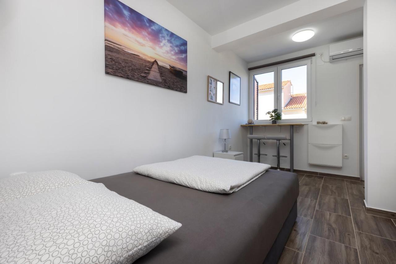 Studio Apartment Pinetree - Mali Lošinj Dış mekan fotoğraf