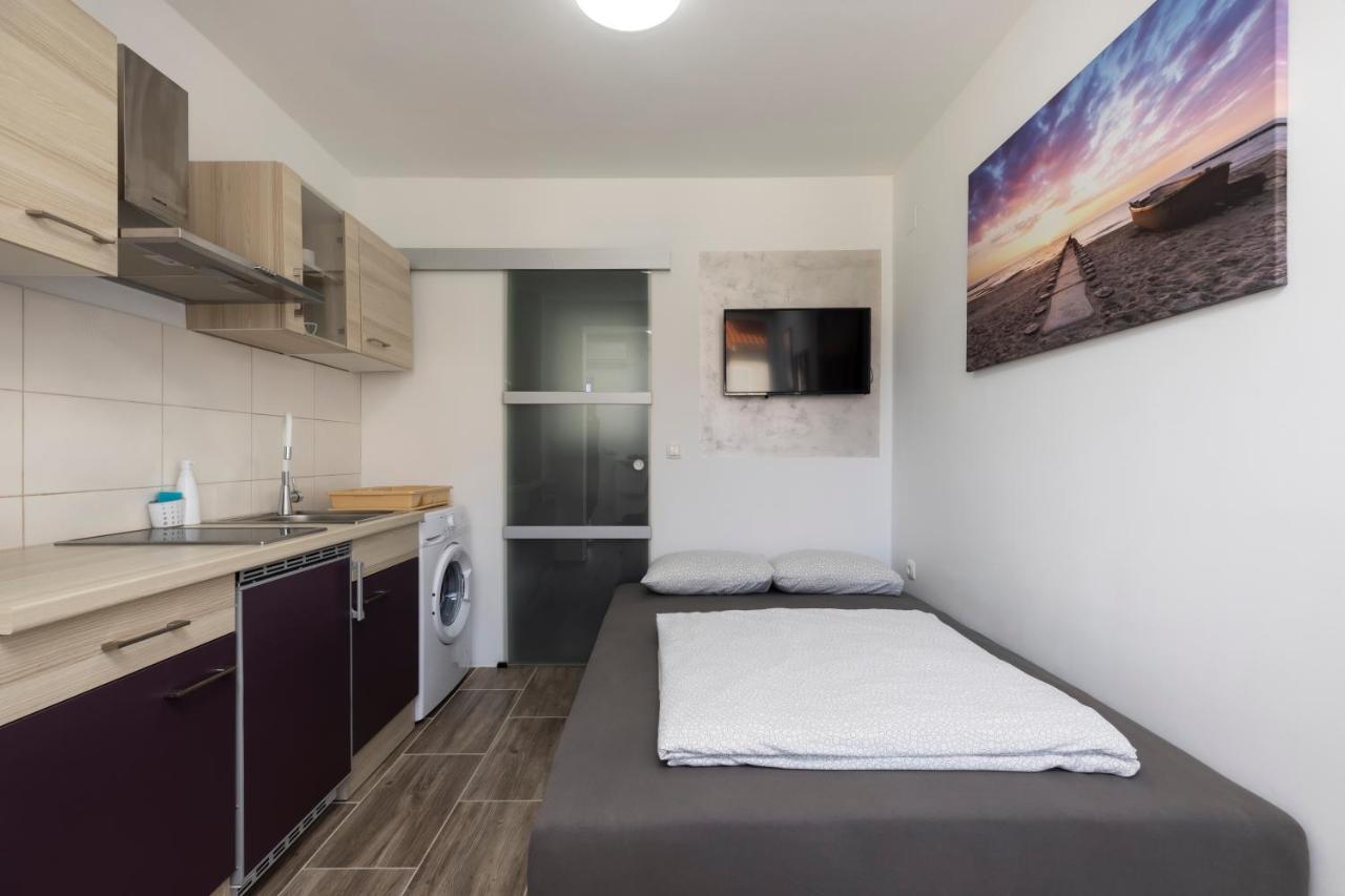 Studio Apartment Pinetree - Mali Lošinj Dış mekan fotoğraf