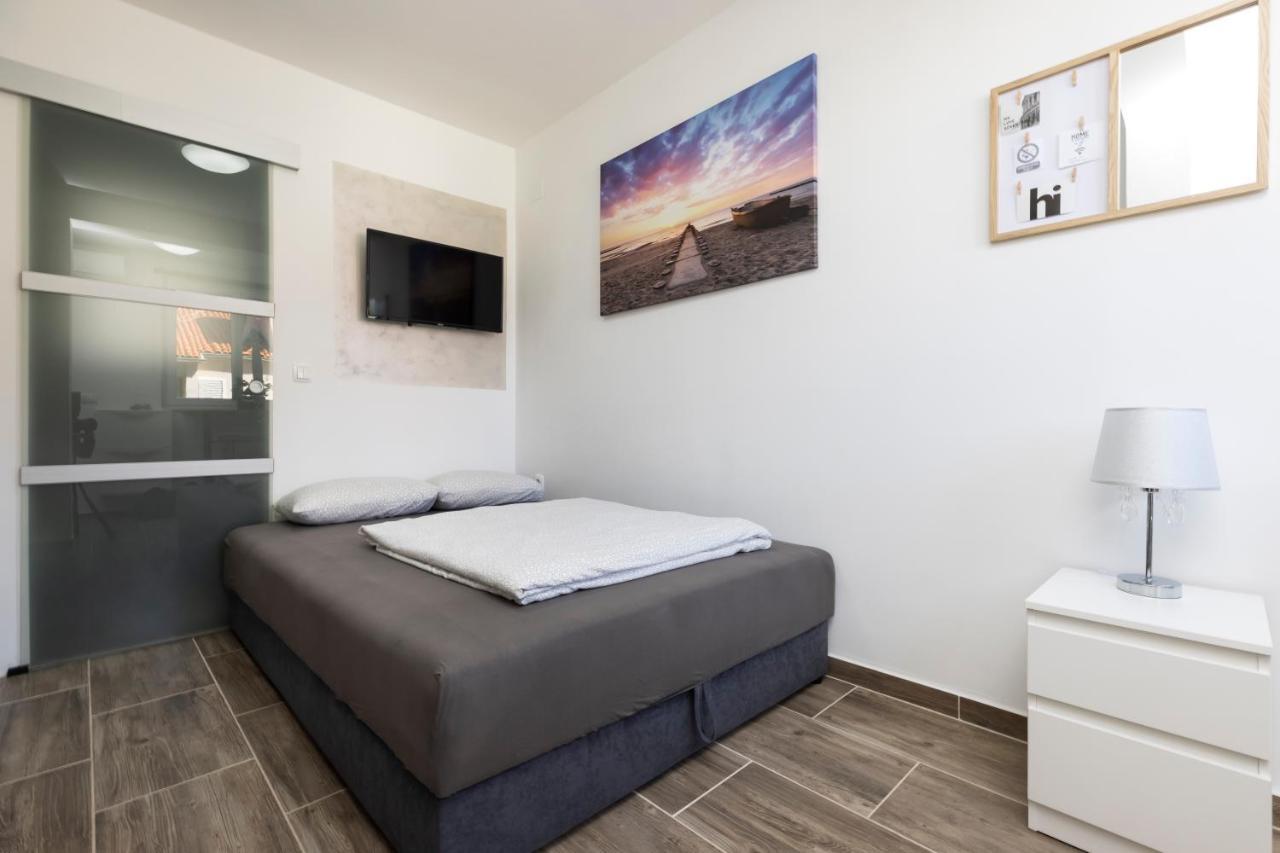 Studio Apartment Pinetree - Mali Lošinj Dış mekan fotoğraf