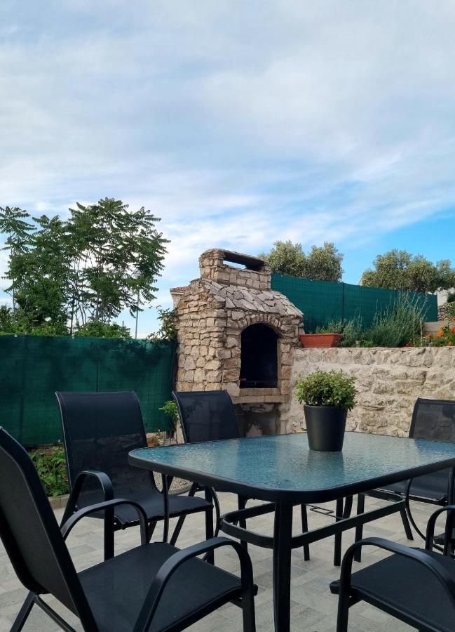 Studio Apartment Pinetree - Mali Lošinj Dış mekan fotoğraf